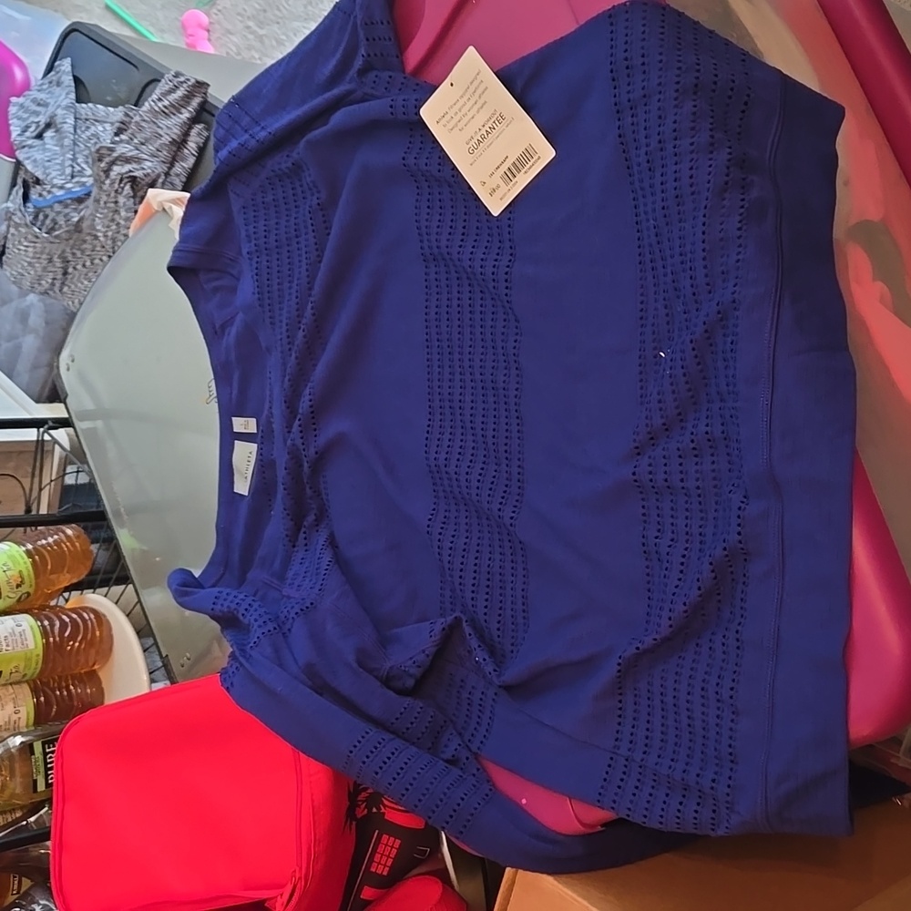 Athleta shirt